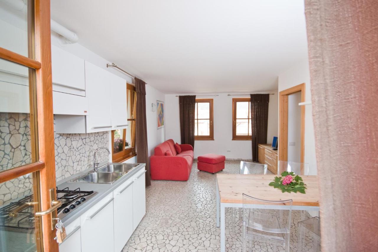 Hotel Martinelli Ronzo-Chienis エクステリア 写真