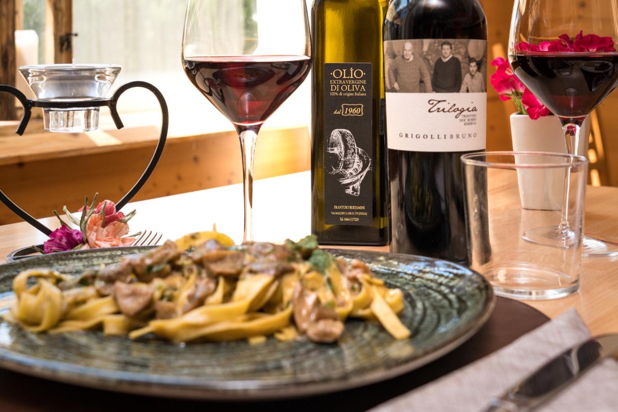 Hotel Martinelli Ronzo-Chienis エクステリア 写真