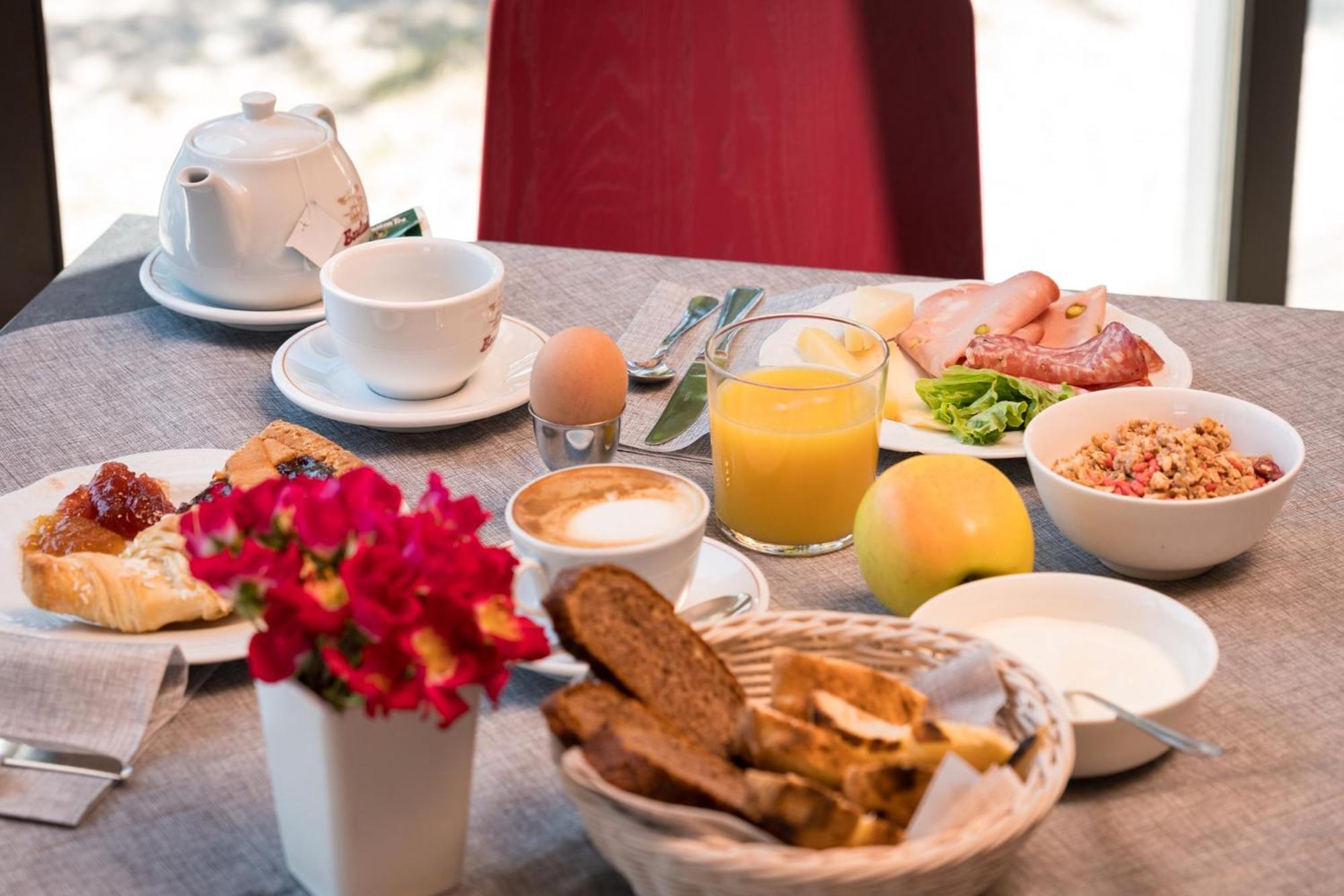 Hotel Martinelli Ronzo-Chienis エクステリア 写真