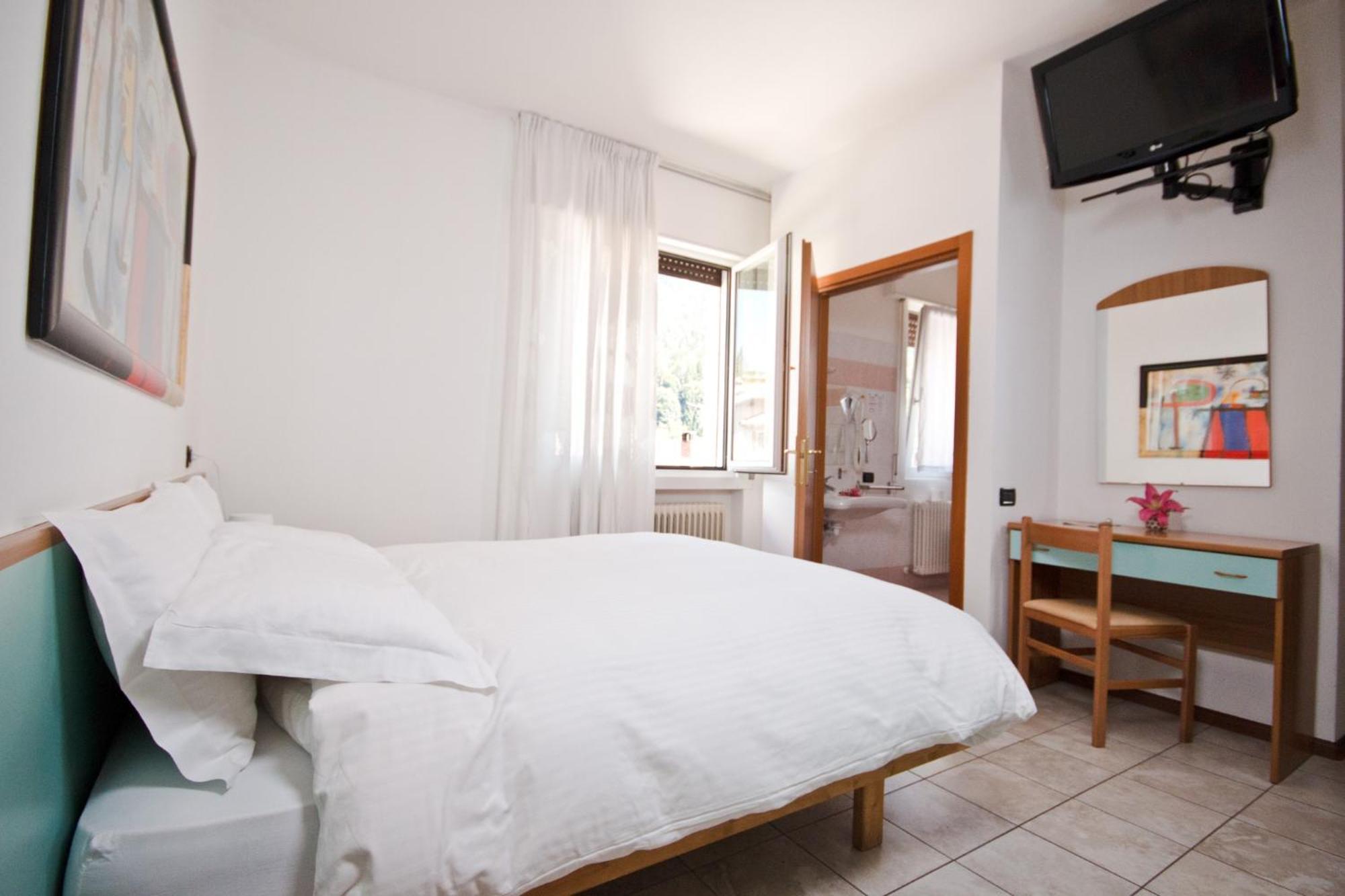 Hotel Martinelli Ronzo-Chienis エクステリア 写真