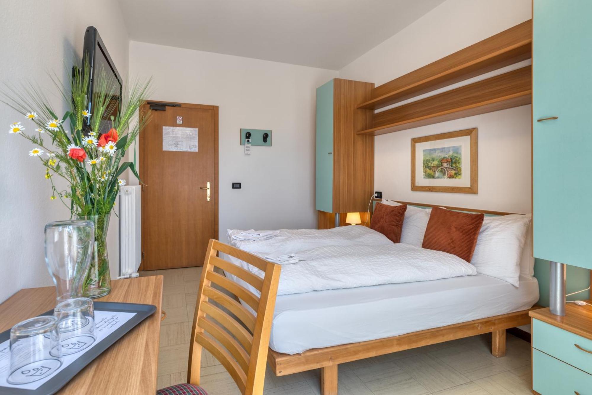 Hotel Martinelli Ronzo-Chienis エクステリア 写真