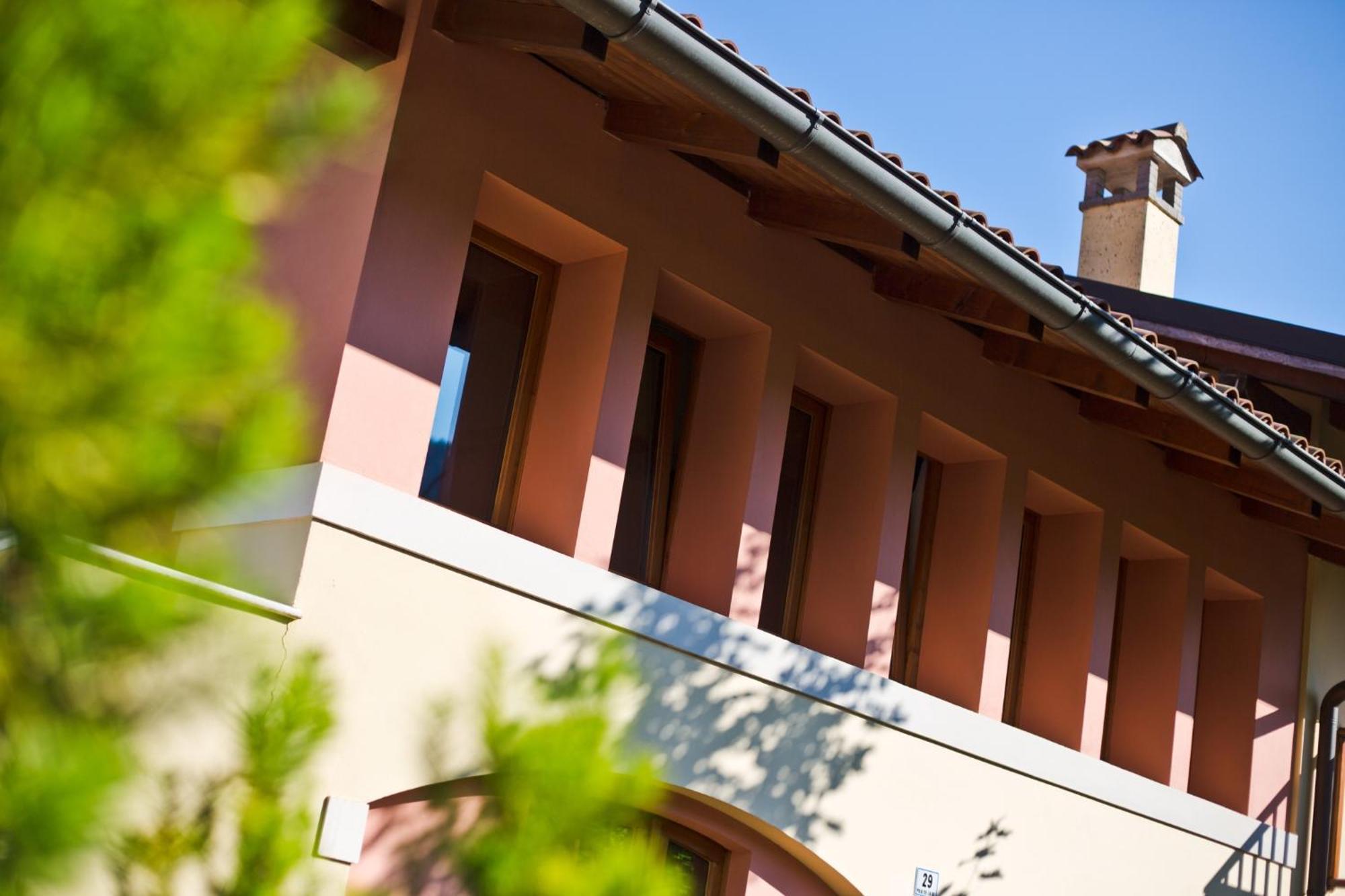 Hotel Martinelli Ronzo-Chienis エクステリア 写真