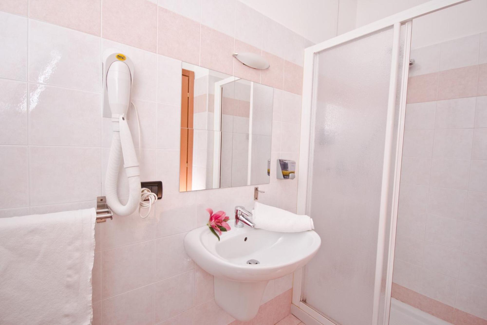 Hotel Martinelli Ronzo-Chienis 部屋 写真