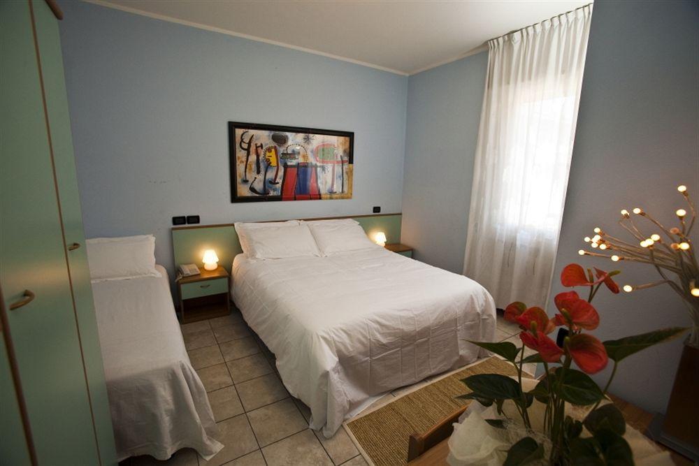 Hotel Martinelli Ronzo-Chienis エクステリア 写真