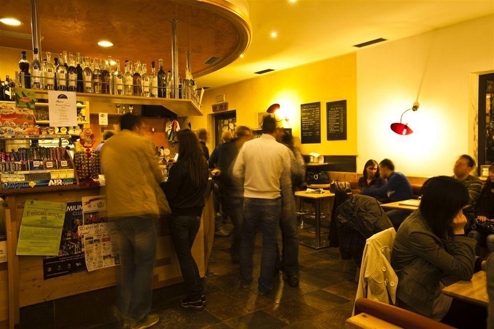 Hotel Martinelli Ronzo-Chienis エクステリア 写真